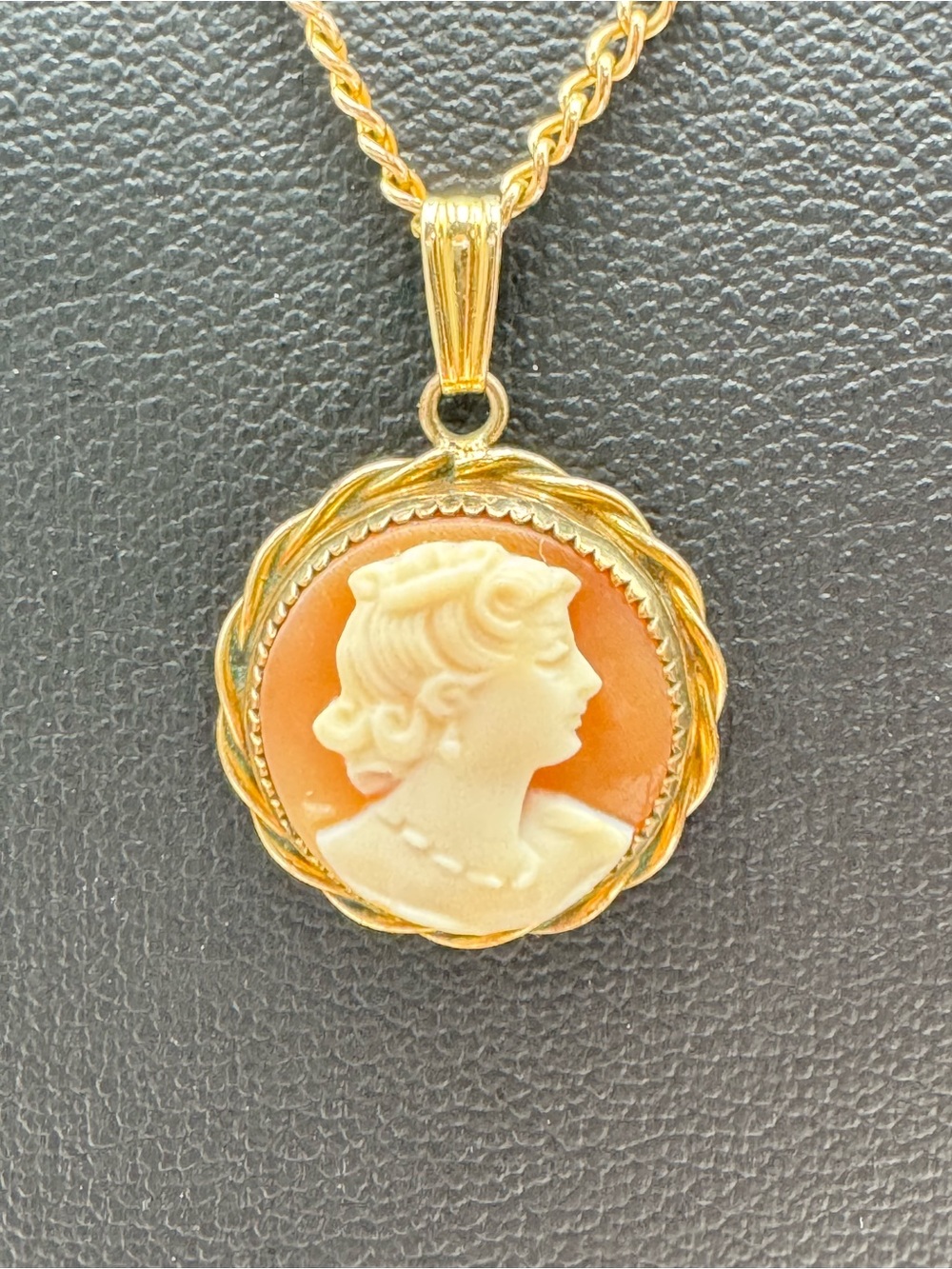 Cameo Pendant and 8” 1/20 12k GF Necklace. Dime sized tiny pendant.